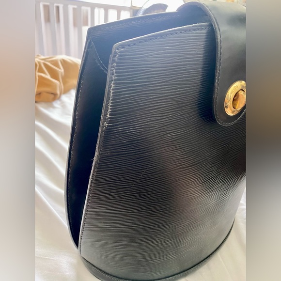 LV Epi Cluny shoulder bag - Picture 10 of 13